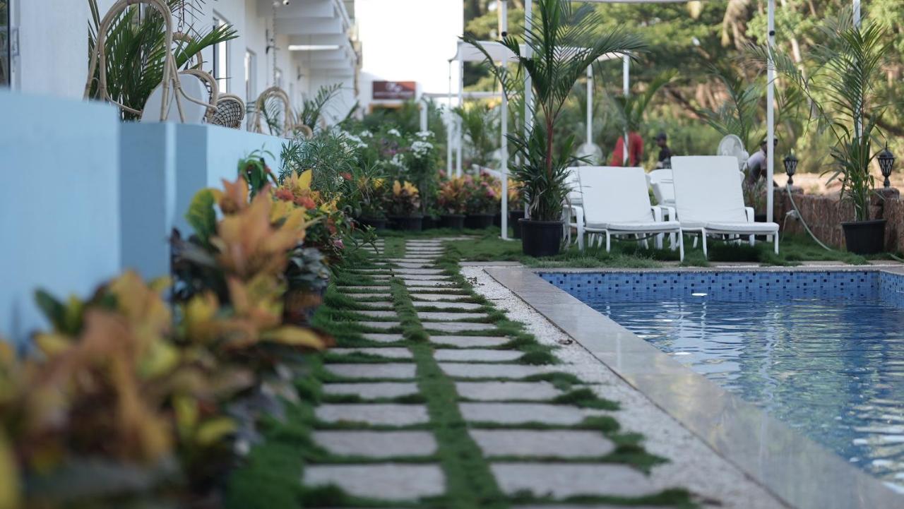 Whiteflower Resort Morjim Exteriör bild