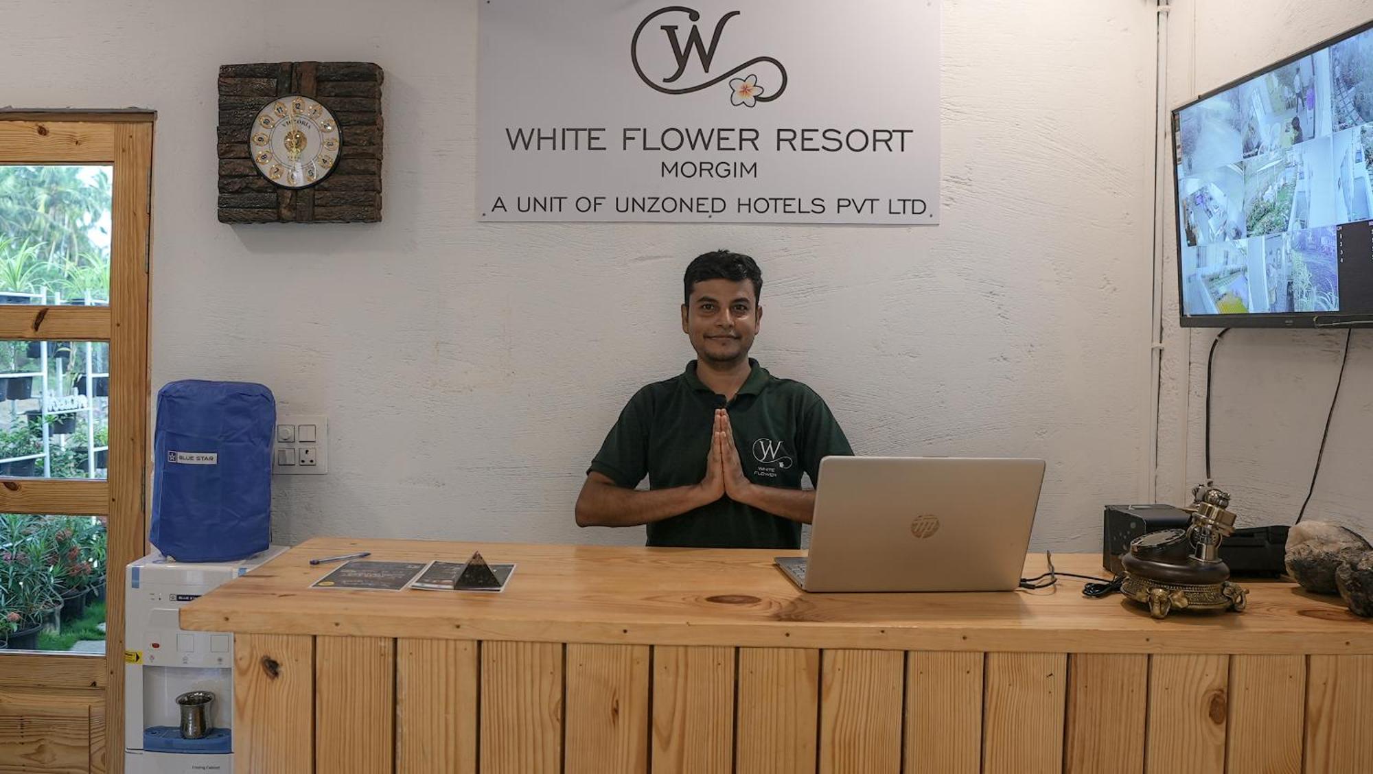 Whiteflower Resort Morjim Exteriör bild
